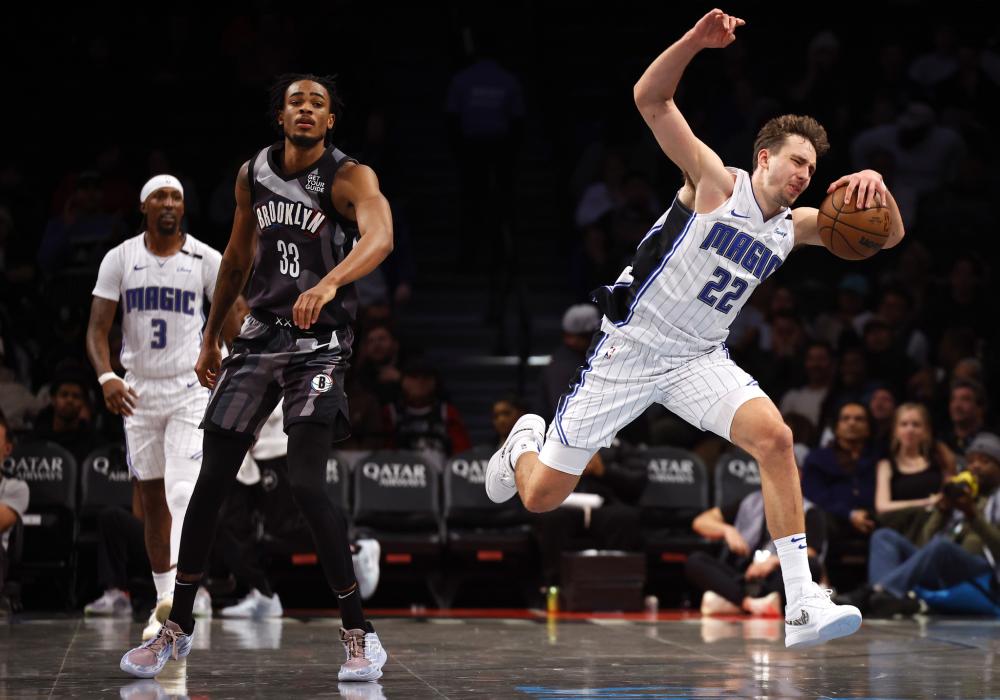 他仍然通过 他仍然通过